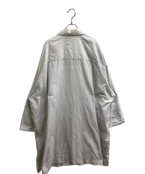 A-POC ABLE ISSEY MIYAKE（エイポック エイブル イッセイ ミヤケ）A-POC ABLE ISSEY MIYAKE (エイポック エイブル イッセイ ミヤケ) ポリエステルコート / AT11FA102 グレー サイズ:2の古着・服飾アイテム