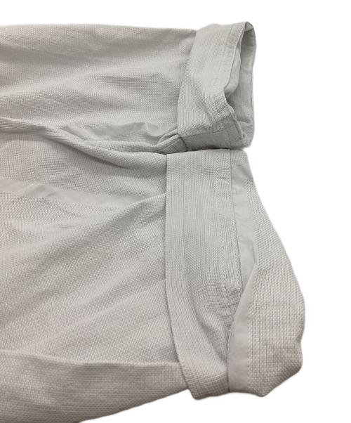 A-POC ABLE ISSEY MIYAKE（エイポック エイブル イッセイ ミヤケ）A-POC ABLE ISSEY MIYAKE (エイポック エイブル イッセイ ミヤケ) ポリエステルコート / AT11FA102 グレー サイズ:2の古着・服飾アイテム