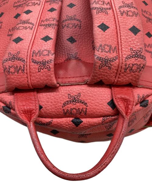 MCM（エムシーエム）MCM (エムシーエム) ヴィセトス スタッズ リュック / 1014102520522 ピンクの古着・服飾アイテム