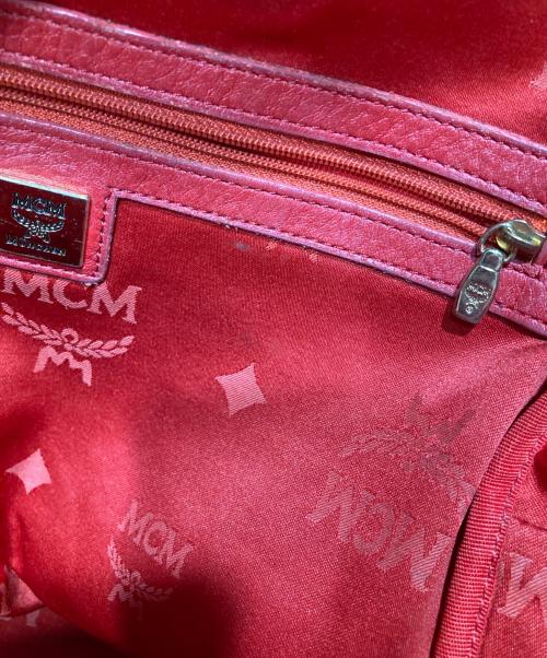 MCM（エムシーエム）MCM (エムシーエム) ヴィセトス スタッズ リュック / 1014102520522 ピンクの古着・服飾アイテム