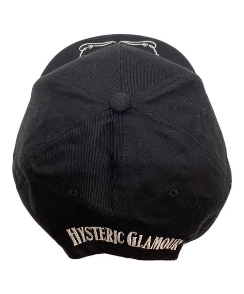 Hysteric Glamour（ヒステリックグラマー）Hysteric Glamour (ヒステリックグラマー) HYS WHISKY刺繍 キャップ ブラック 未使用品の古着・服飾アイテム