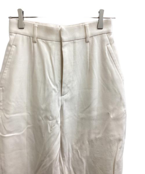 LOEFF（ロエフ）LOEFF (ロエフ) TWナローボタンパンツ / 8814-202-0210 ホワイトの古着・服飾アイテム