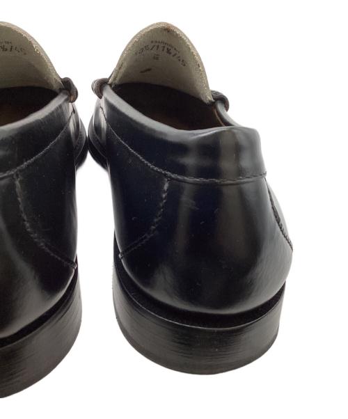 G.H.BASS（ジーエイチバス）G.H.BASS (ジーエイチバス) Weejuns Larson ペニーローファー　/　BA11010H001 ホワイト×ブラック サイズ:10　1/2の古着・服飾アイテム