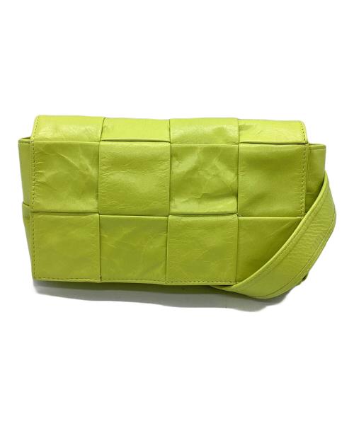 BOTTEGA VENETA（ボッテガベネタ）BOTTEGA VENETA (ボッテガベネタ) マキシイントレチャートカセット ミニバッグ イエローの古着・服飾アイテム