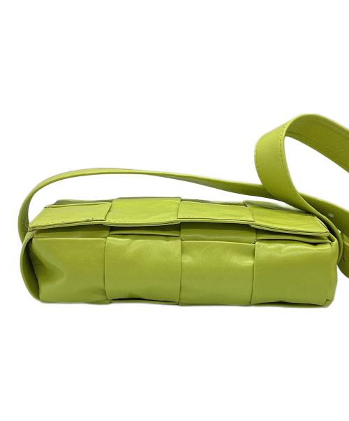 BOTTEGA VENETA（ボッテガベネタ）BOTTEGA VENETA (ボッテガベネタ) マキシイントレチャートカセット ミニバッグ イエローの古着・服飾アイテム