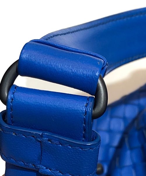 BOTTEGA VENETA（ボッテガベネタ）BOTTEGA VENETA (ボッテガベネタ) イントレチャート ミディアム カンパーナ ハンドバッグ ブルーの古着・服飾アイテム