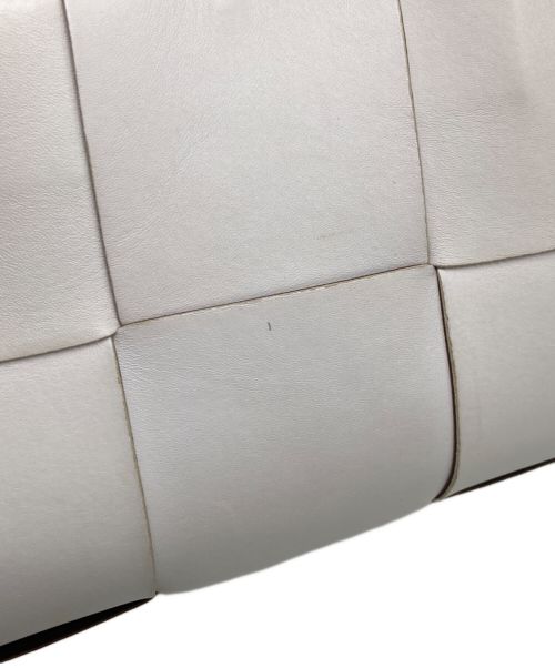 BOTTEGA VENETA（ボッテガベネタ）BOTTEGA VENETA (ボッテガベネタ) スモール アルコ トートバッグ ホワイトの古着・服飾アイテム