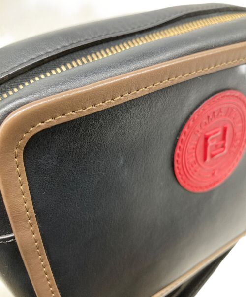 FENDI（フェンディ）FENDI (フェンディ) ショルダーバッグ ブラックの古着・服飾アイテム