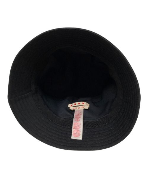 MARNI（マルニ）MARNI (マルニ) ロゴ刺繍コットンツイルバケットハット ブラック サイズ:Mの古着・服飾アイテム