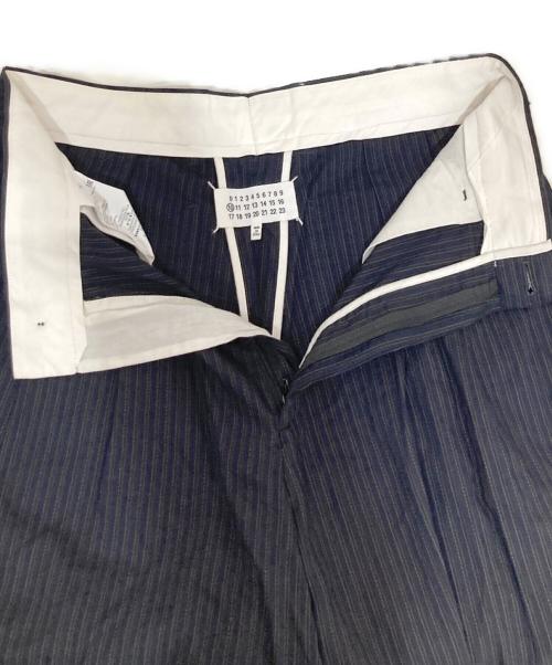 Maison Margiela（メゾンマルジェラ）Maison Margiela (メゾンマルジェラ) ストライプ柄ショートパンツ ネイビー サイズ:44の古着・服飾アイテム