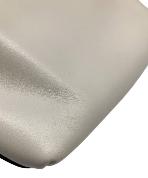 JIMMY CHOO（ジミーチュウ）JIMMY CHOO (ジミーチュウ) ショルダーバッグ ホワイトの古着・服飾アイテム