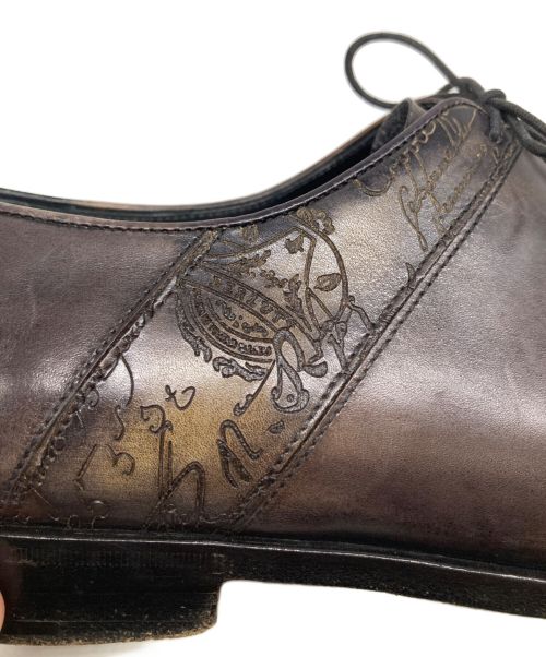 Berluti（ベルルッティ）Berluti (ベルルッティ) アレッサンドロ スカーズ カリグラフィースクリット ブラウン サイズ:8の古着・服飾アイテム
