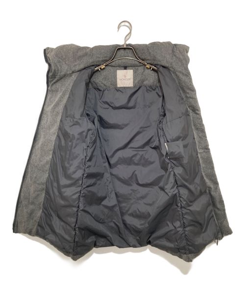 MONCLER（モンクレール）MONCLER (モンクレール) ダウンコート グレーの古着・服飾アイテム