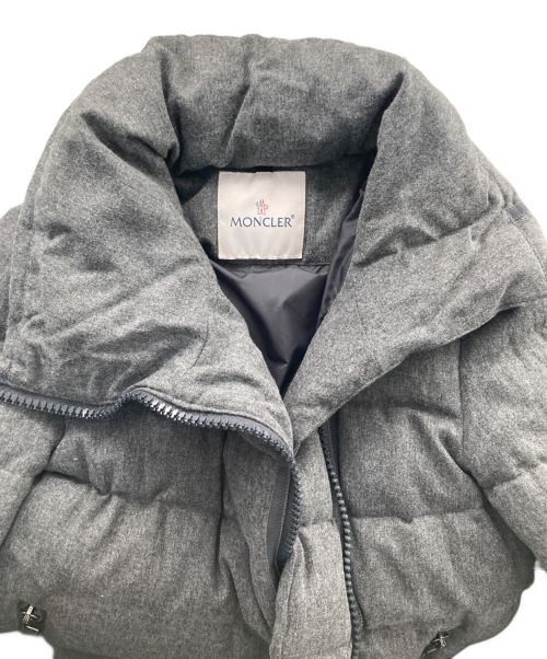 MONCLER（モンクレール）MONCLER (モンクレール) ダウンコート グレーの古着・服飾アイテム