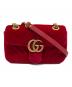 GUCCI（グッチ）の古着「GGマーモント ベルベット チェーンショルダーバッグ 446744」｜レッド