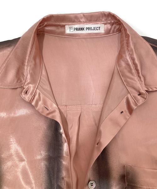 PRANK PROJECT（プランクプロジェクト）PRANK PROJECT (プランクプロジェクト) Painted Satin Short Shirt ピンク サイズ:FREEの古着・服飾アイテム