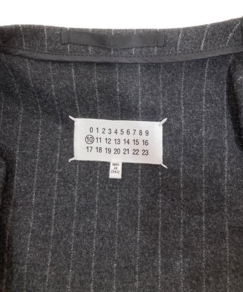 Maison Margiela（メゾンマルジェラ）Maison Margiela (メゾンマルジェラ) ウールストライプノーカラージャケット ブラック サイズ:44の古着・服飾アイテム