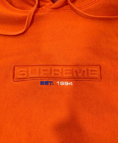 SUPREME（シュプリーム）Supreme (シュプリーム) Embossed Logo Hooded Sweatshirt オレンジ サイズ:Mの古着・服飾アイテム