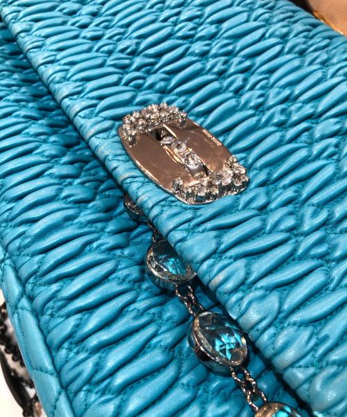 MIU MIU（ミュウミュウ）MIU MIU (ミュウミュウ) ナッパクリスタル ハンドバッグ ブルーの古着・服飾アイテム