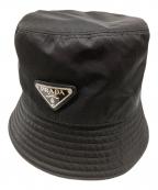 PRADAプラダ）の古着「Re-Nylon Triangle Logo Plate Bucket Hat」｜ブラック