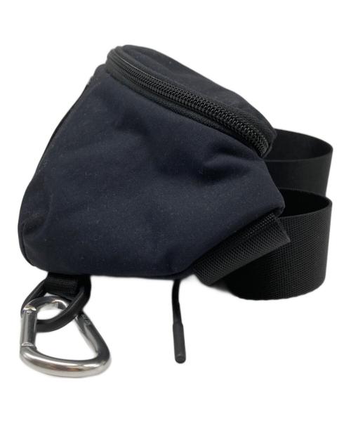 Y-3（ワイスリー）Y-3 (ワイスリー) スクエアロゴ ウエストバッグ ブラックの古着・服飾アイテム