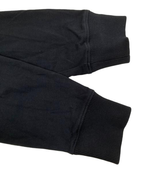 AMI Alexandre Mattiussi（アミアレクサンドルマテュッシ）AMI Alexandre Mattiussi (アミアレクサンドルマテュッシ) ハートロゴクルーネックスウェット ブラック サイズ:Lの古着・服飾アイテム