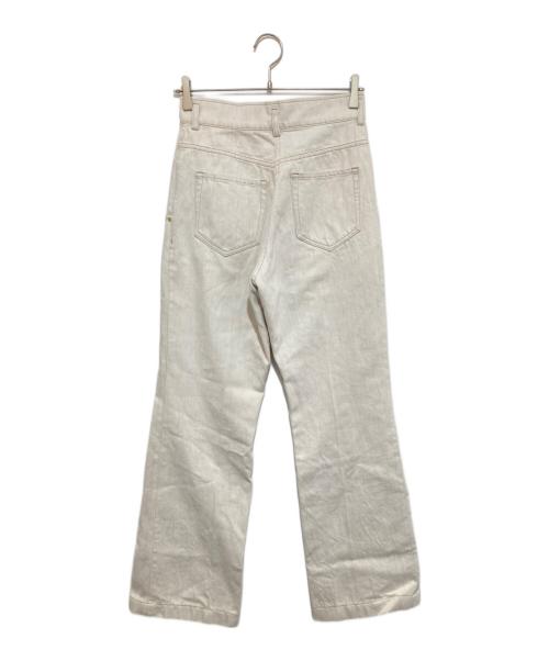 Mame Kurogouchi（マメクロゴウチ）Mame Kurogouchi (マメクロゴウチ) Floral Embossed Flare Jeans ホワイト サイズ:2の古着・服飾アイテム