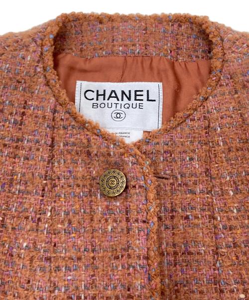 CHANEL（シャネル）CHANEL (シャネル) モヘア混 ツイード ノーカラージャケット P09183V05787 ココマークボタン オレンジ サイズ:38の古着・服飾アイテム