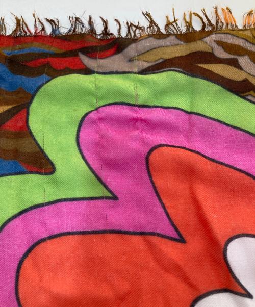 FALIERO SARTI（ファリエロサルティ）FALIERO SARTI (ファリエロサルティ) 総柄大判スカーフ ネイビーの古着・服飾アイテム