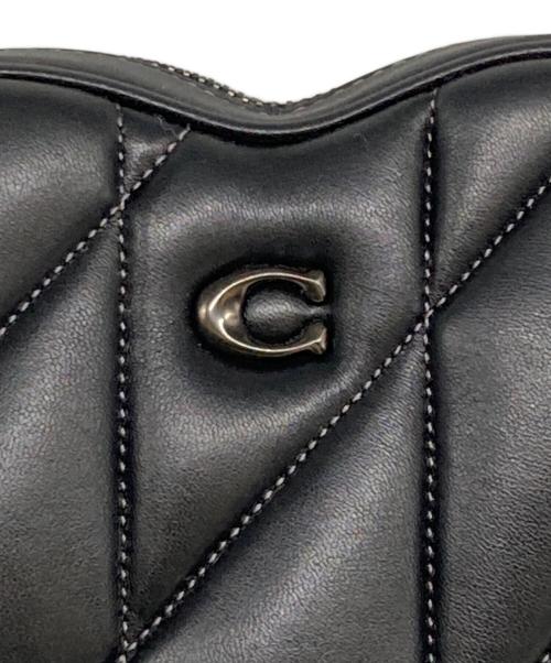COACH（コーチ）COACH (コーチ) Heart Crossbody Bag With Quilting ブラックの古着・服飾アイテム