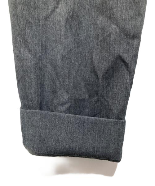 ATON（エイトン）ATON (エイトン) WOOL GABARDINE | テーパードタックパンツ グレー サイズ:01の古着・服飾アイテム