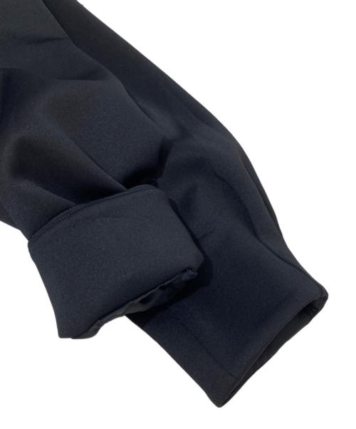 M-premierBLACK（エムプルミエブラック）M-premierBLACK (エムプルミエブラック) プリーツペプラムフーディジャケット ブラック サイズ:38の古着・服飾アイテム