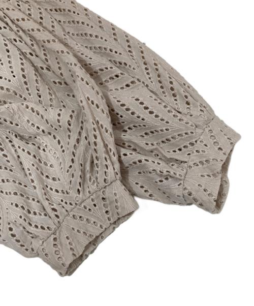 CLANE（クラネ）CLANE (クラネ) カットエンブロイダリートップ ベージュ サイズ:2の古着・服飾アイテム