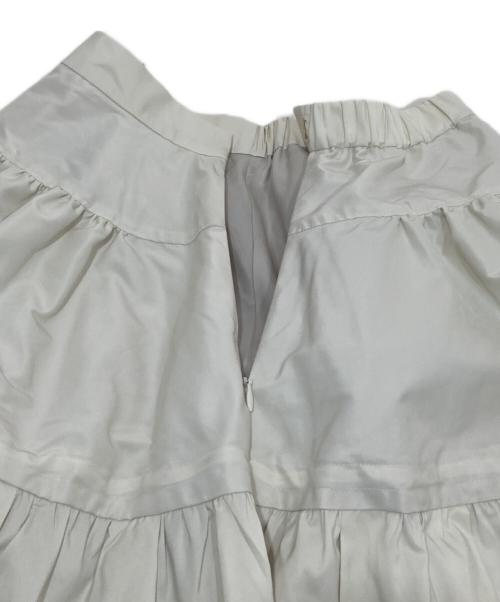 SEVEN TEN by MIHO KAWAHITO（セブン テン バイ ミホ カワヒト）SEVEN TEN by MIHO KAWAHITO (セブン テン バイ ミホ カワヒト) ティアードスカート ホワイト サイズ:Sの古着・服飾アイテム