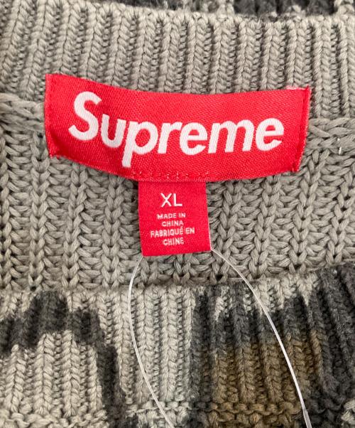 SUPREME（シュプリーム）SUPREME (シュプリーム) Old English Printed Sweater Camo グレー サイズ:XLの古着・服飾アイテム