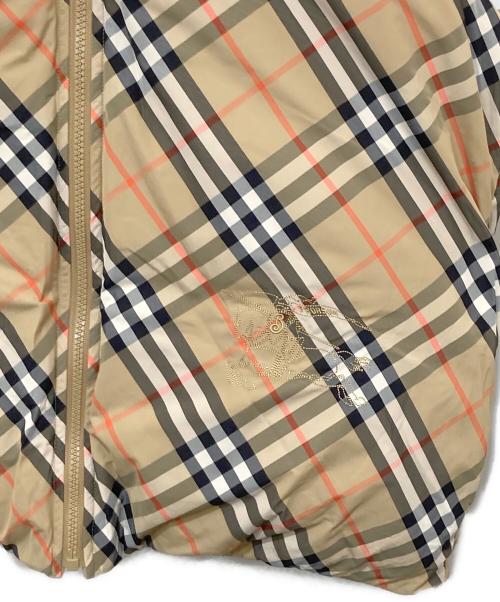 BURBERRY（バーバリー）BURBERRY (バーバリー) リバーシブルパテッドベスト / ノバチェック柄 ダウンベスト　8092537 ベージュ サイズ:14Yの古着・服飾アイテム