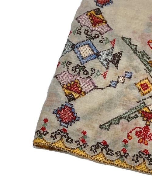 FALIERO SARTI（ファリエロサルティ）Faliero Sarti (ファリエロサルティ) 刺繍大判ストール ベージュの古着・服飾アイテム