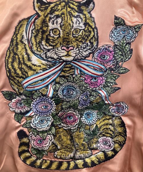 Yuko Higuchi（ユウコ ヒグチ）Yuko Higuchi (ユウコ ヒグチ) リバーシブルスカジャン ギュスターヴ&花寅 GUSTAVE ボリス雑貨店 ブラック サイズ:Mの古着・服飾アイテム