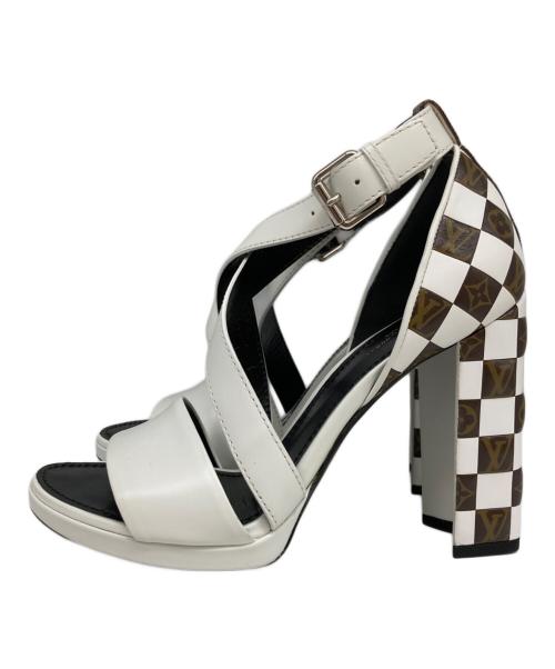 LOUIS VUITTON（ルイ ヴィトン）LOUIS VUITTON (ルイ ヴィトン) モノグラムヒールパンプス ホワイト サイズ:37　1/2の古着・服飾アイテム