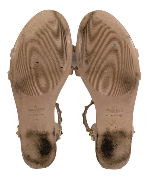 VALENTINO GARAVANI（ヴァレンティノ・ガラヴァーニ）VALENTINO GARAVANI (ヴァレンティノ・ガラヴァーニ) スタッズラバーサンダル ベージュ サイズ:37の古着・服飾アイテム