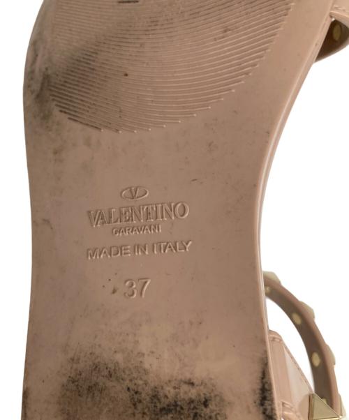 VALENTINO GARAVANI（ヴァレンティノ・ガラヴァーニ）VALENTINO GARAVANI (ヴァレンティノ・ガラヴァーニ) スタッズラバーサンダル ベージュ サイズ:37の古着・服飾アイテム