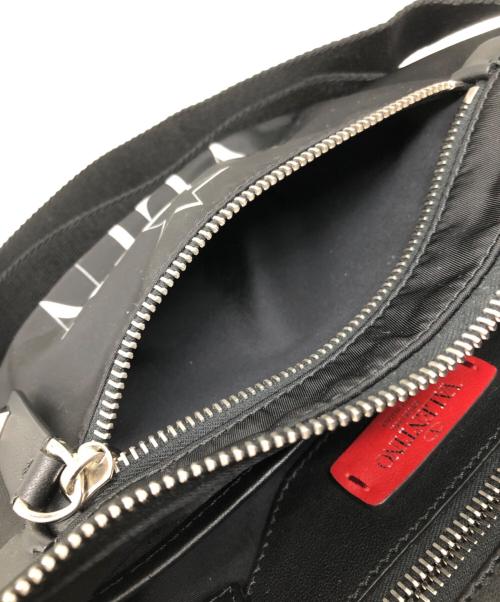 VALENTINO（ヴァレンティノ）VALENTINO (ヴァレンティノ) VLTLスターボディバッグ ブラックの古着・服飾アイテム