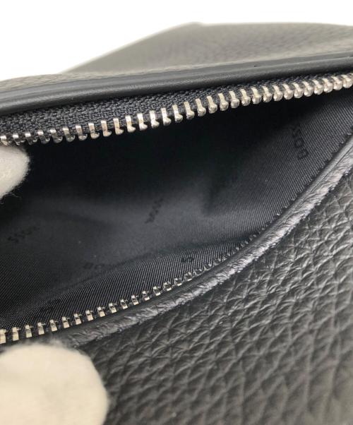 HUGO BOSS（ヒューゴ ボス）HUGO BOSS (ヒューゴ ボス) エンベロープバッグショルダーバッグ ブラックの古着・服飾アイテム