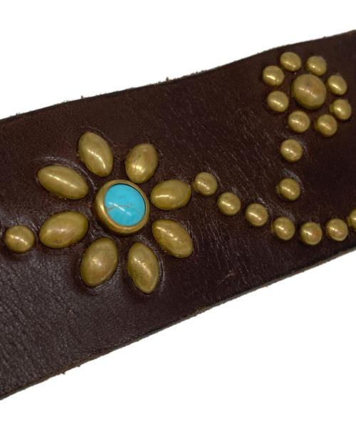 htc（エイチティーシー）HTC (エイチティーシー) フラワースタッズレザーベルト ブラウン サイズ:34の古着・服飾アイテム