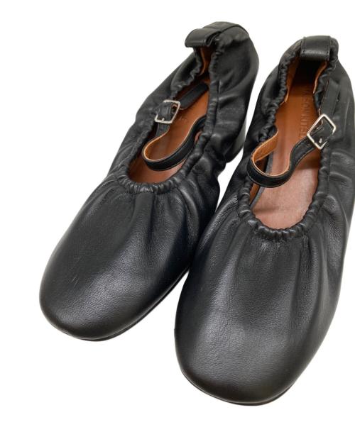 maison kitsune（メゾンキツネ）MAISON KITSUNE (メゾンキツネ) LEATHER LOW-HEEL PUMP ブラック サイズ:39の古着・服飾アイテム