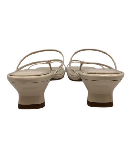 Ameri（アメリ）AMERI (アメリ) MEDI ENAMEL STRAP THONG SANDALS ベージュ サイズ:Lの古着・服飾アイテム