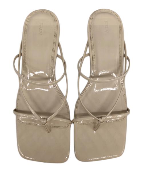 Ameri（アメリ）AMERI (アメリ) MEDI ENAMEL STRAP THONG SANDALS ベージュ サイズ:Lの古着・服飾アイテム