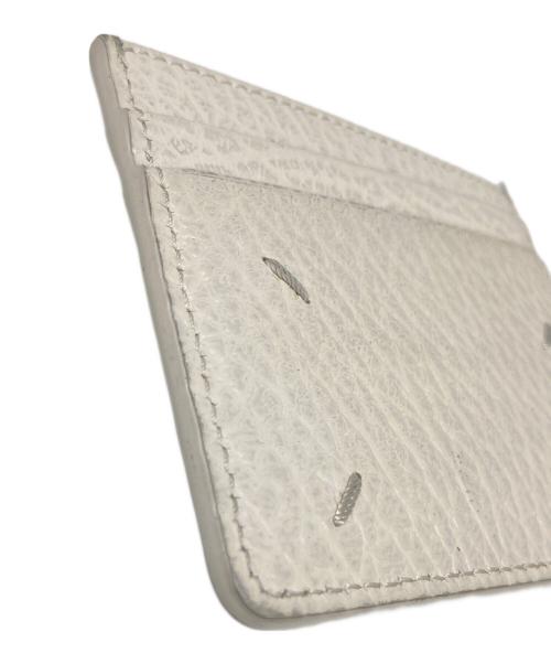 Maison Margiela（メゾンマルジェラ）Maison Margiela (メゾンマルジェラ) グレインレザーカードホルダー ホワイトの古着・服飾アイテム