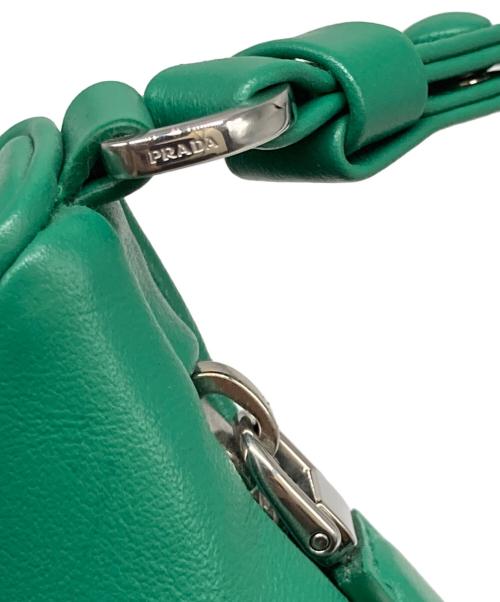 PRADA（プラダ）PRADA (プラダ) トライアングル カーフレザー ショルダーバッグ 1NQ043 グリーンの古着・服飾アイテム