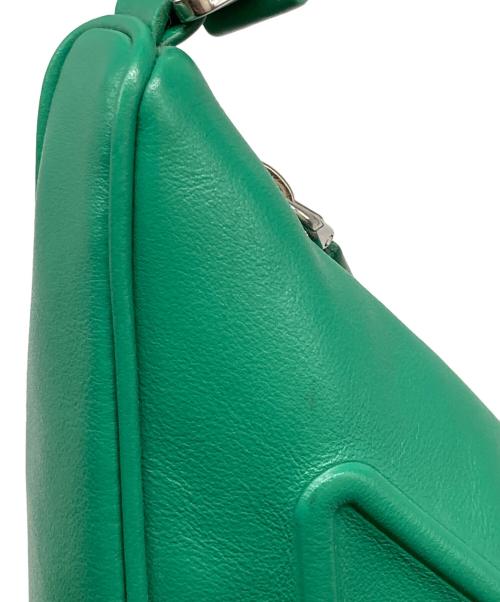 PRADA（プラダ）PRADA (プラダ) トライアングル カーフレザー ショルダーバッグ 1NQ043 グリーンの古着・服飾アイテム